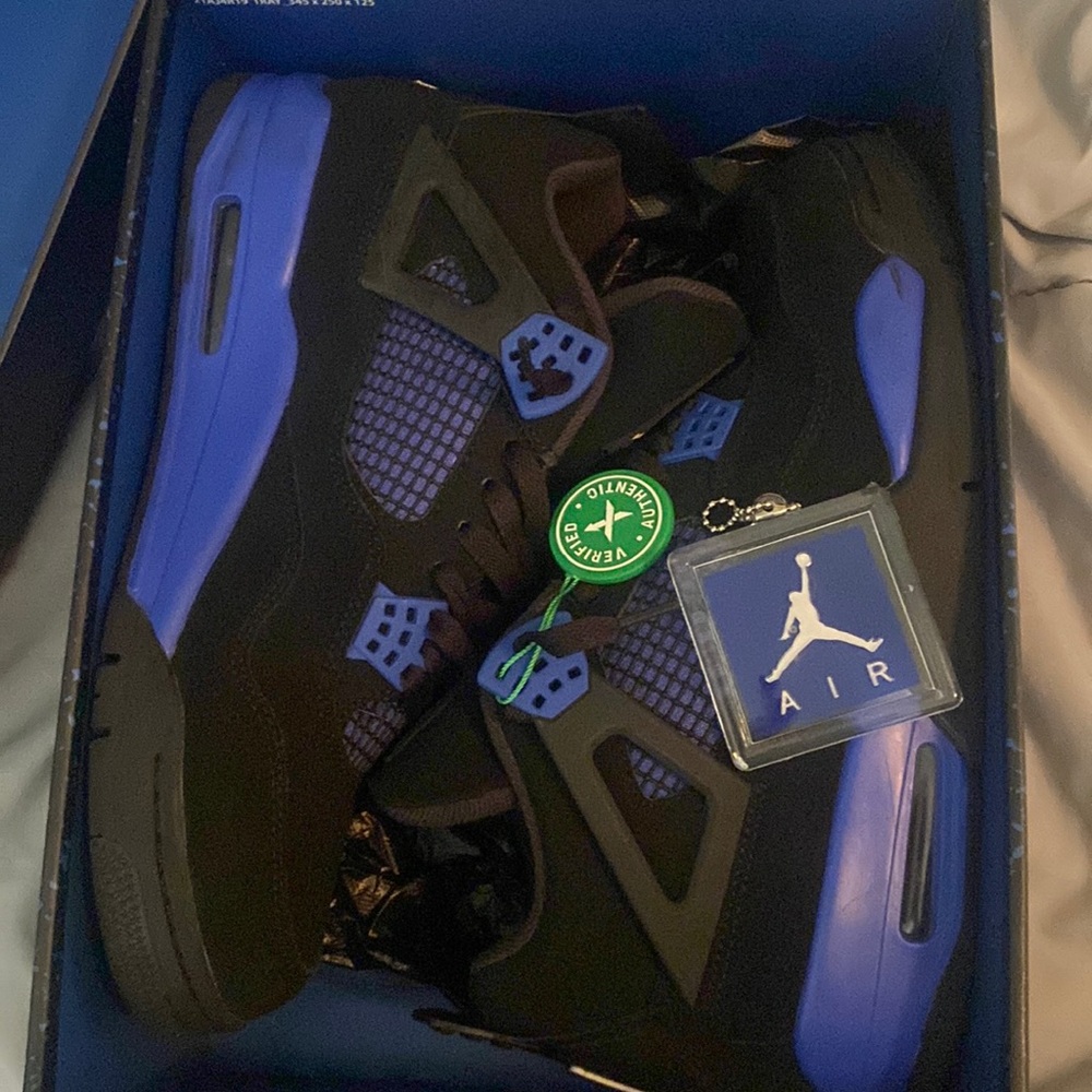 Jordan 4 blue